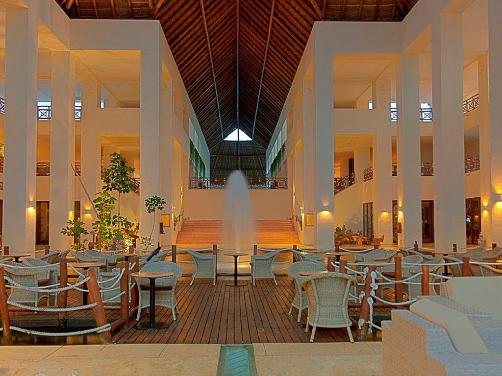 ออคซิเดนตัล แอท ชกาเรต เดสติเนชั่น - ออล อินคลูซีฟ Hotel ปลายาเดลการ์เมน ภายนอก รูปภาพ Lobby
